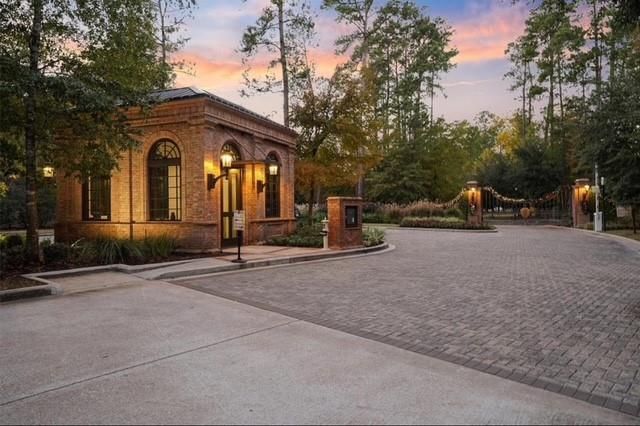 208 Eminence Isle, Montgomery, TX 77316