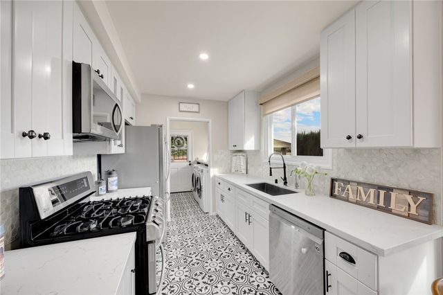 1112 Riedel Avenue, Fullerton, CA 92831