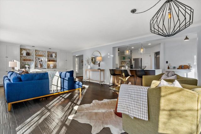 4517 N Ardmore AVENUE, Shorewood, WI 53211