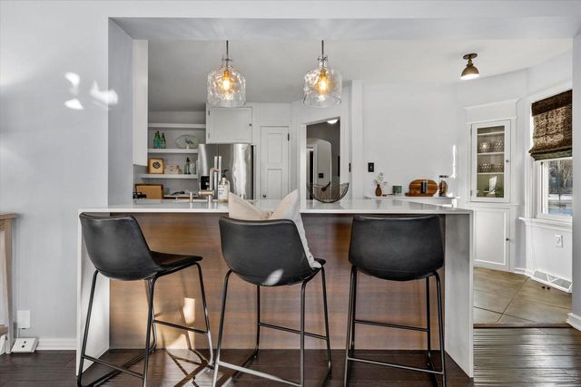 4517 N Ardmore AVENUE, Shorewood, WI 53211