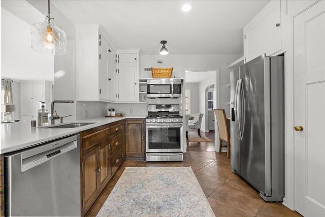 4517 N Ardmore AVENUE, Shorewood, WI 53211