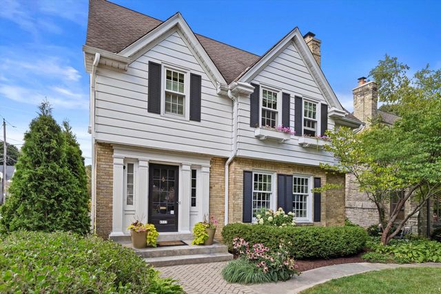 4517 N Ardmore AVENUE, Shorewood, WI 53211