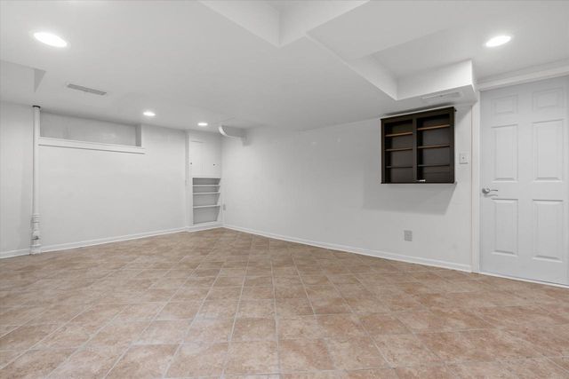 4517 N Ardmore AVENUE, Shorewood, WI 53211