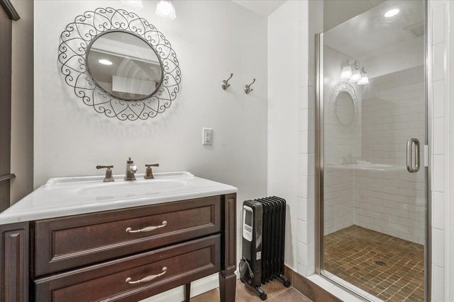 4517 N Ardmore AVENUE, Shorewood, WI 53211