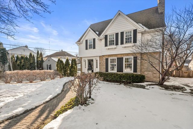 4517 N Ardmore AVENUE, Shorewood, WI 53211