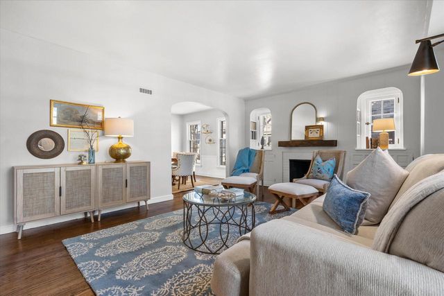 4517 N Ardmore AVENUE, Shorewood, WI 53211