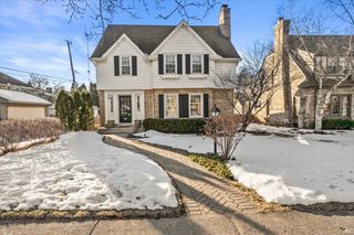 4517 N Ardmore AVENUE, Shorewood, WI 53211