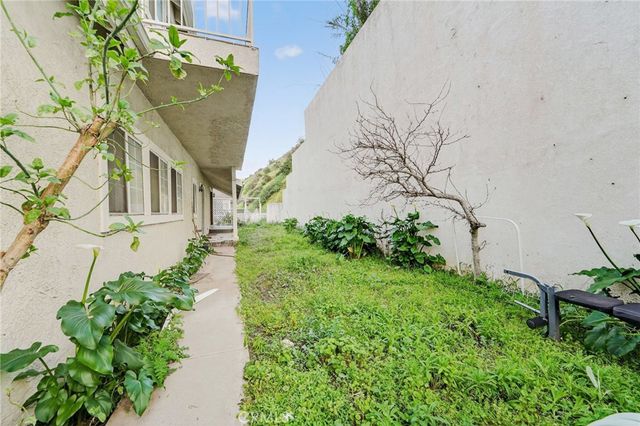 9440 Wentworth, Sunland, CA 91040
