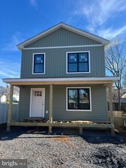 617 NEW AVE, Front Royal, VA 22630