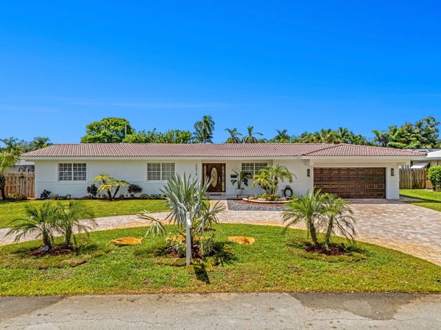 2070 NE 27th Street, Lighthouse Point, FL 33064