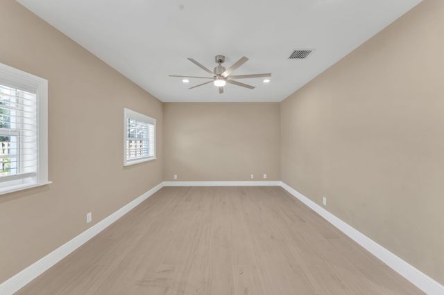 2070 NE 27th Street, Lighthouse Point, FL 33064