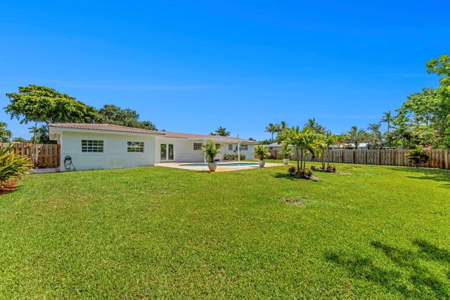 2070 NE 27th Street, Lighthouse Point, FL 33064