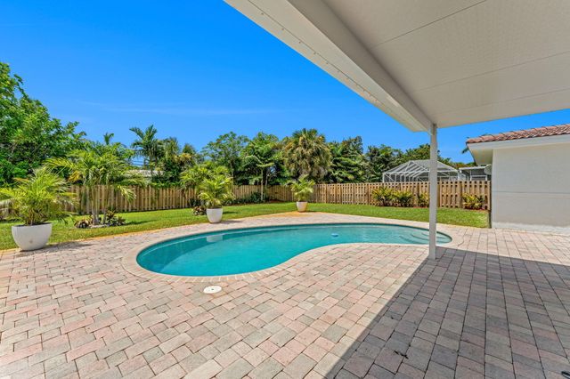 2070 NE 27th Street, Lighthouse Point, FL 33064