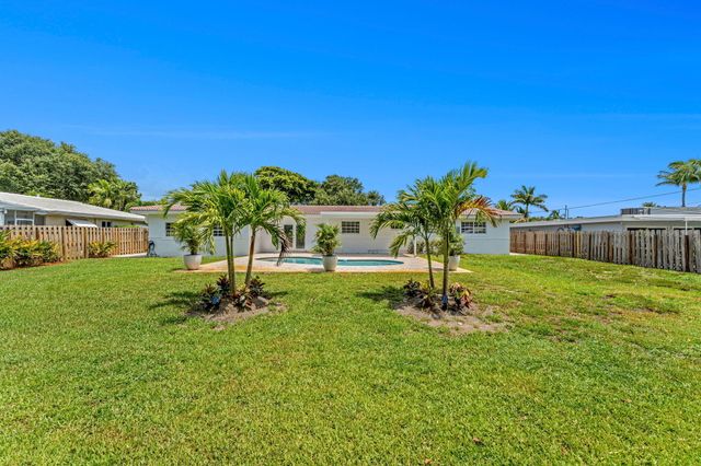 2070 NE 27th Street, Lighthouse Point, FL 33064