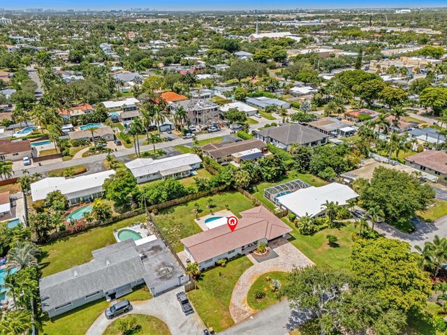 2070 NE 27th Street, Lighthouse Point, FL 33064