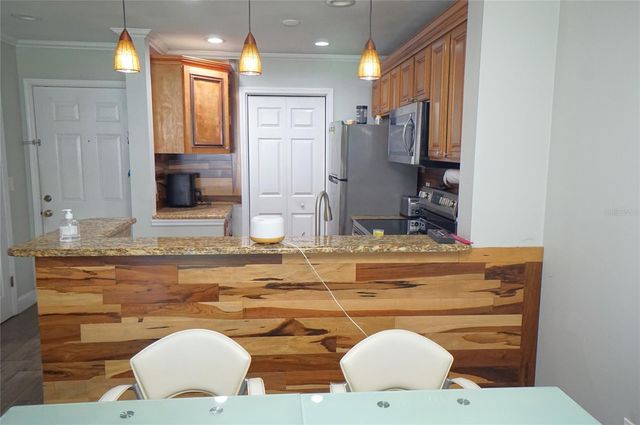 10122 WINSFORD OAK BOULEVARD 409, Tampa, FL 33624