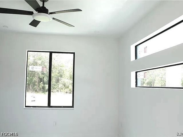405 E 15th ST, Lehigh Acres, FL 33972