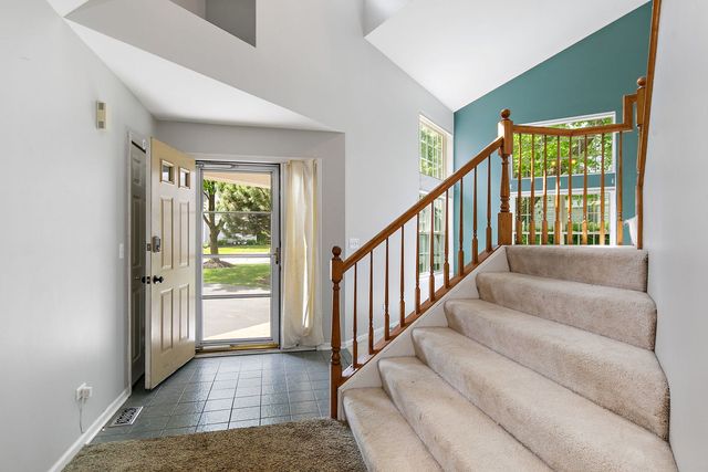 349 Hampton Court, Crystal Lake, IL 60012