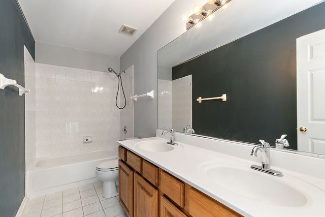 349 Hampton Court, Crystal Lake, IL 60012