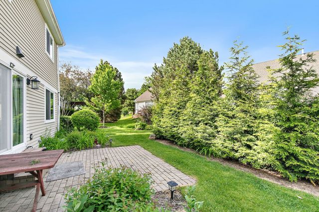 349 Hampton Court, Crystal Lake, IL 60012