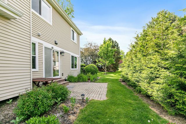 349 Hampton Court, Crystal Lake, IL 60012