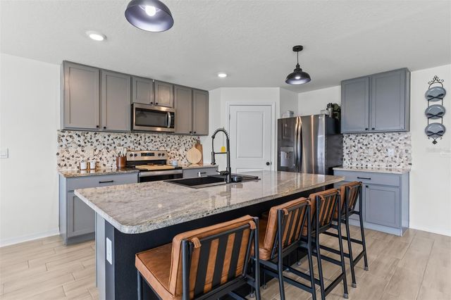 13688 WINEBERRY DRIVE, Dade City, FL 33525