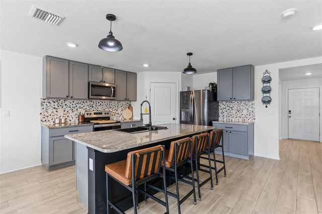 13688 WINEBERRY DRIVE, Dade City, FL 33525