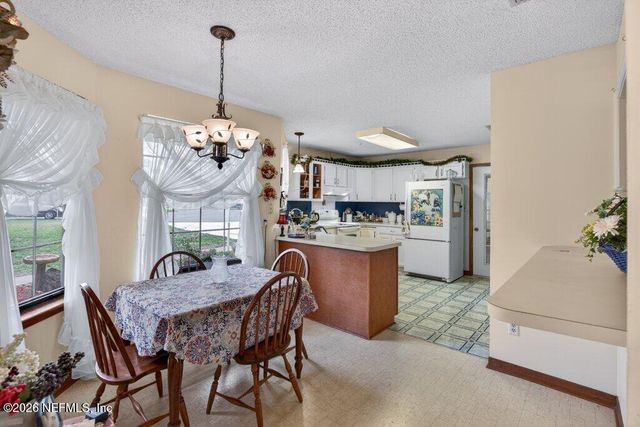 8111 CAYUGA Trail N, Jacksonville, FL 32244