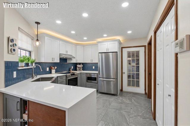 8111 CAYUGA Trail N, Jacksonville, FL 32244