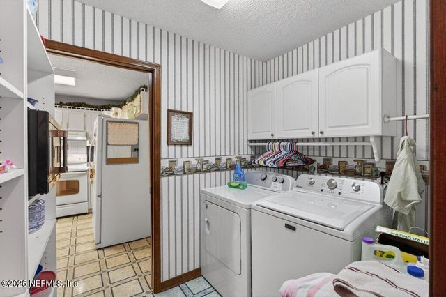 8111 CAYUGA Trail N, Jacksonville, FL 32244