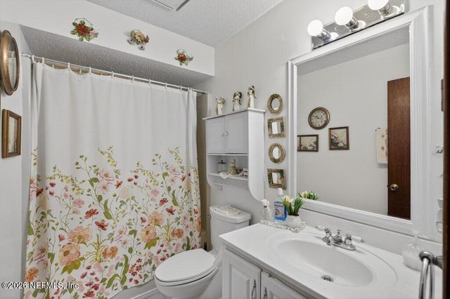 8111 CAYUGA Trail N, Jacksonville, FL 32244