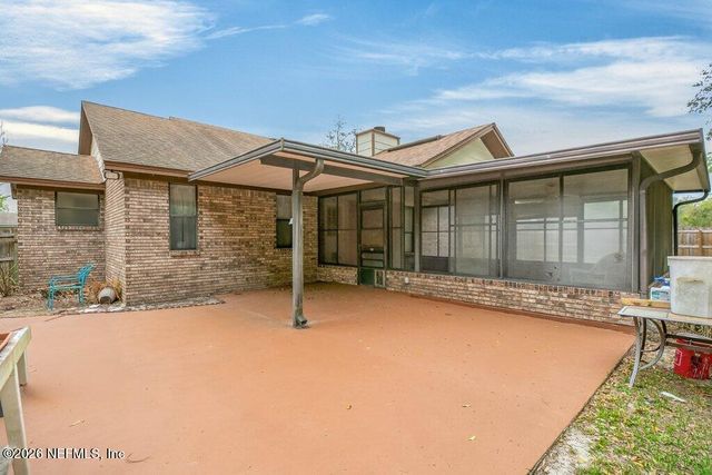 8111 CAYUGA Trail N, Jacksonville, FL 32244