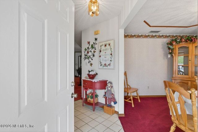 8111 CAYUGA Trail N, Jacksonville, FL 32244