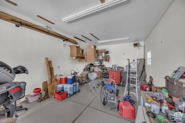 3820 FOXGLEN DR, Roy, UT 84067