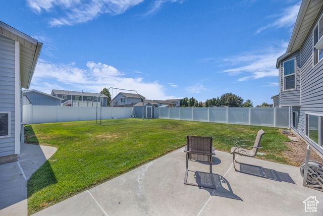 3820 FOXGLEN DR, Roy, UT 84067