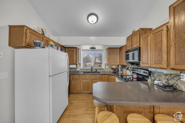 3820 FOXGLEN DR, Roy, UT 84067