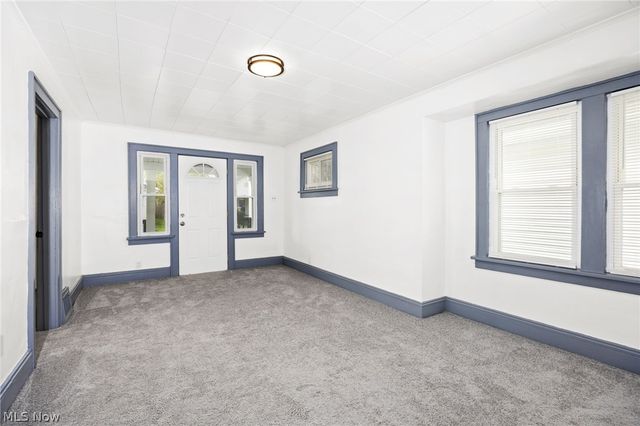 961 Wyley Avenue, Akron, OH 44306