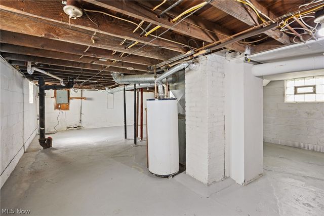 961 Wyley Avenue, Akron, OH 44306