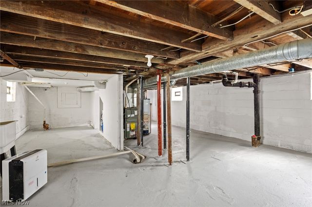 961 Wyley Avenue, Akron, OH 44306