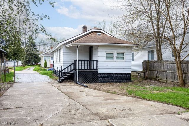 961 Wyley Avenue, Akron, OH 44306