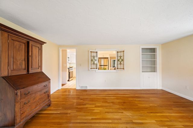 29 Andrew Dr, Pembroke, MA 02359
