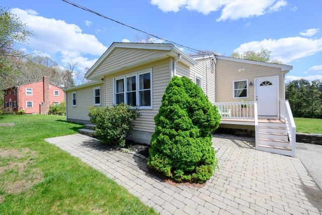 29 Andrew Dr, Pembroke, MA 02359
