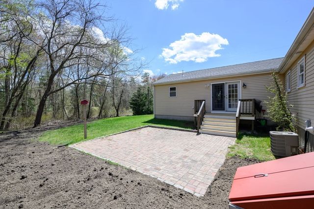 29 Andrew Dr, Pembroke, MA 02359