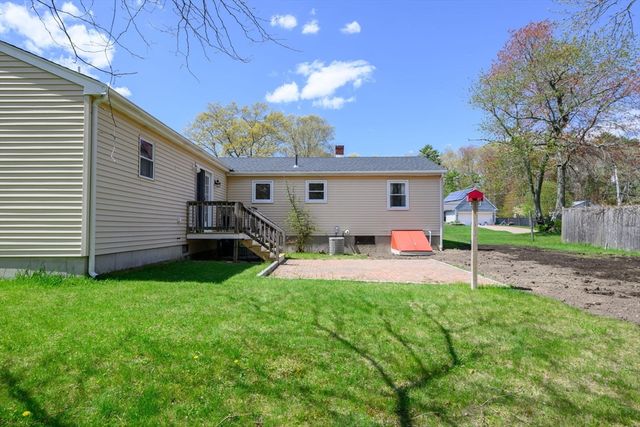 29 Andrew Dr, Pembroke, MA 02359
