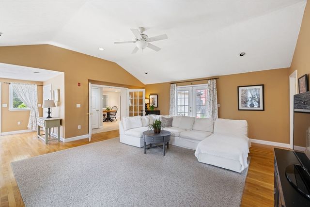 29 Andrew Dr, Pembroke, MA 02359