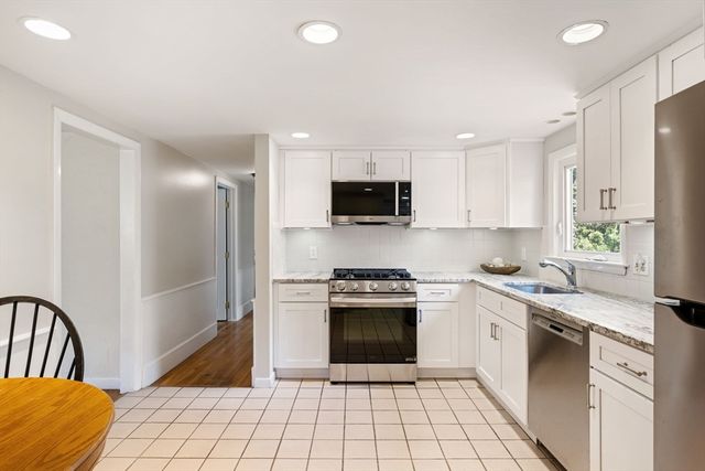 29 Andrew Dr, Pembroke, MA 02359