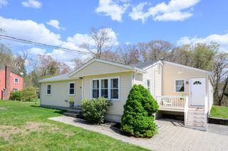 29 Andrew Dr, Pembroke, MA 02359