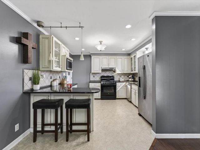 161 W Regent Dr, Clarksville, TN 37043