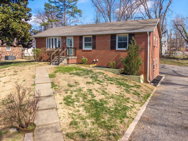 161 W Regent Dr, Clarksville, TN 37043