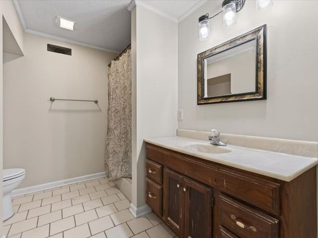 161 W Regent Dr, Clarksville, TN 37043